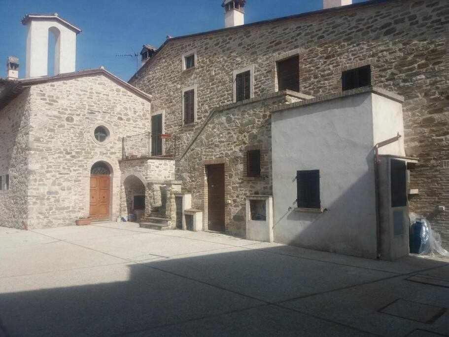 Ospitaci Appartamenti Giove Valtopina Rum bild